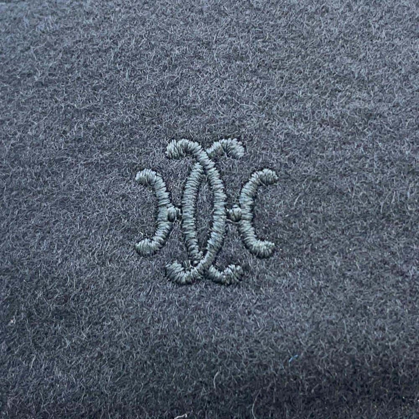 HERMES Saint-Honore Lift Embroidery Cashmere Black Beret Preloved